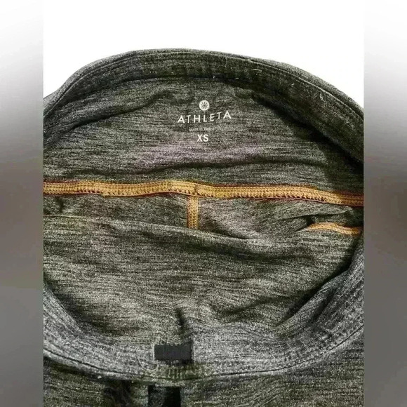 Athleta Medium Gray Capris Leggings - Picture 5 of 8